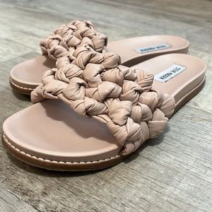 Steve Madden Delighted slip on knotted style sandals - blush nude pink sz 8.5